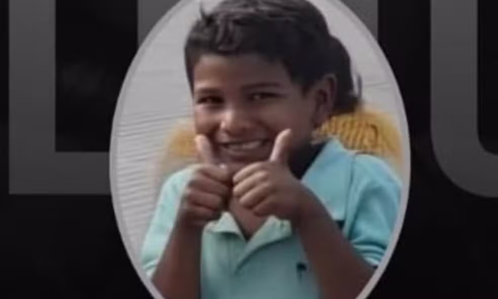 Menino de 6 anos morre atingido por faca durante castigo do pai