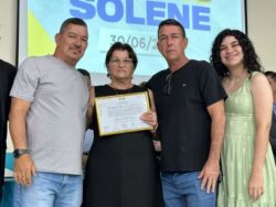 Primeira servidora da Câmara de Sena é homenageada após 58 anos