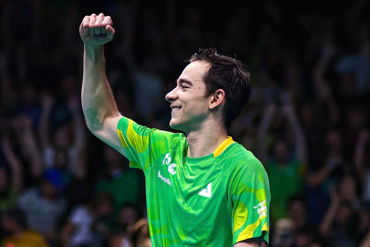 Hugo Calderano supera francês em final épica e conquista o título