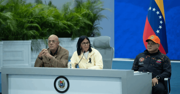 Registrados como “mortos” apareceram abastecendo veículos, diz Rodríguez