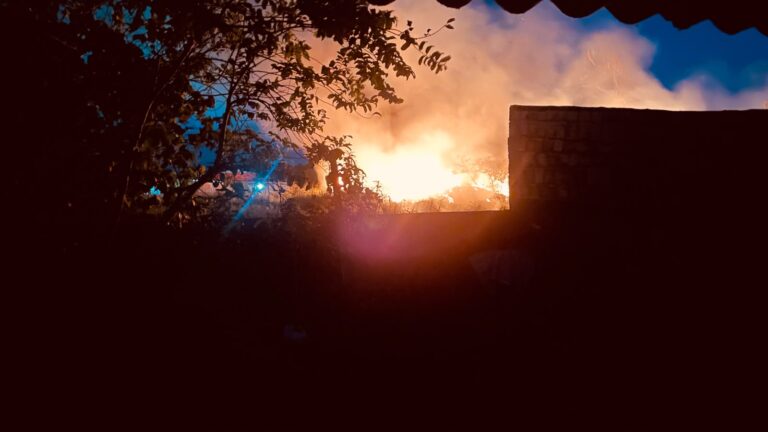 Incêndio em vegetação atinge grandes proporções em Rio Branco