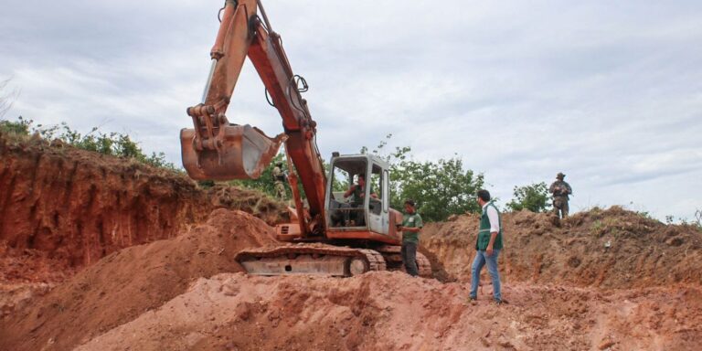 Inea interdita área de extração ilegal de minério no estado do Rio