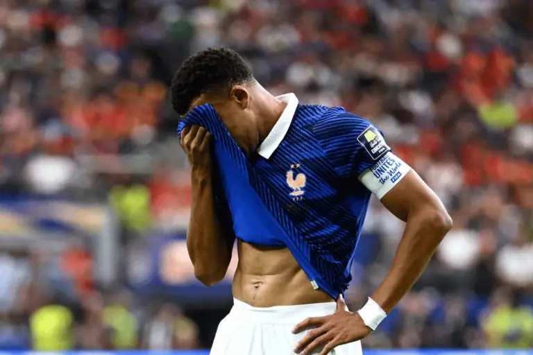 Após perder terceiro lugar, Mbappé lamenta ausência na final e minimiza recorde