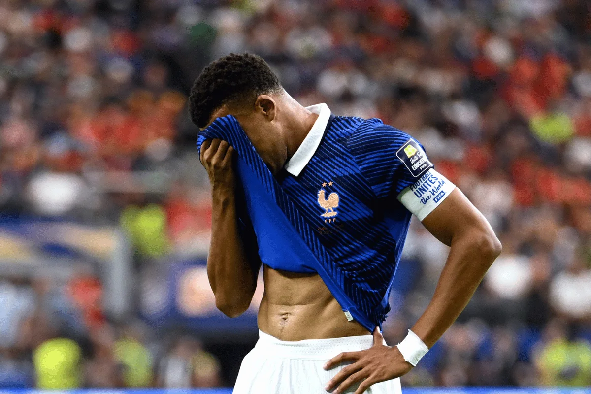 Após perder terceiro lugar, Mbappé lamenta ausência na final e minimiza recorde
