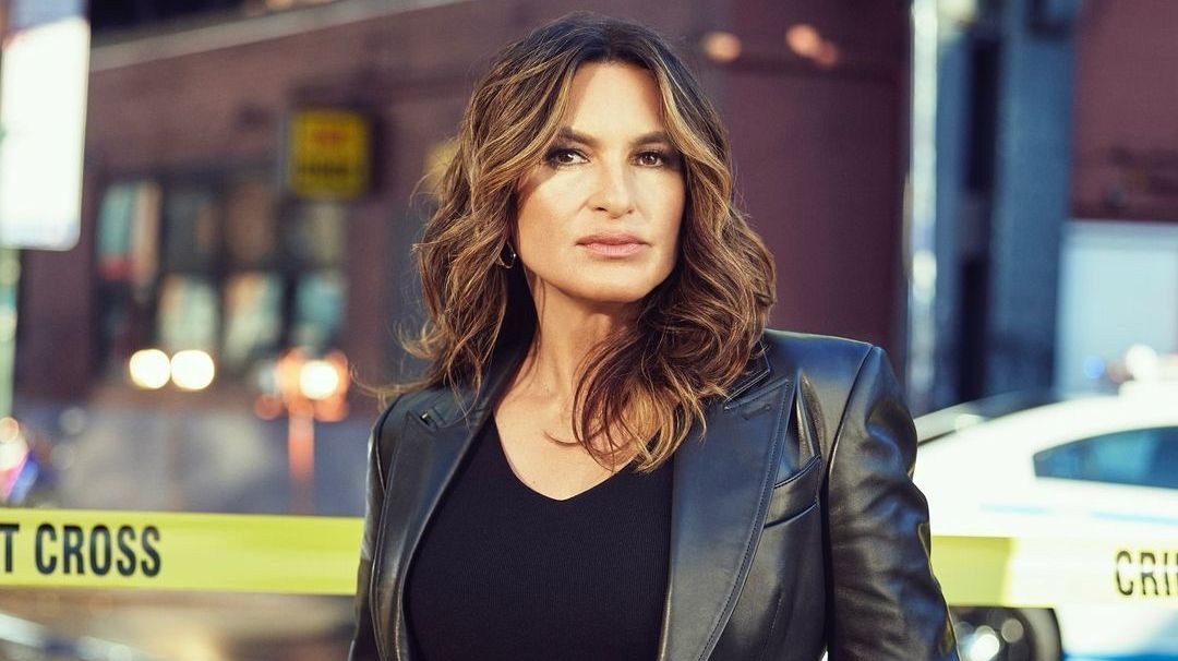 Quem é Mariska Hargitay, primeira mulher a apresentar o Emmy em 15 anos Quem é Mariska Hargitay, primeira mulher a apresentar o Emmy em 15 anos