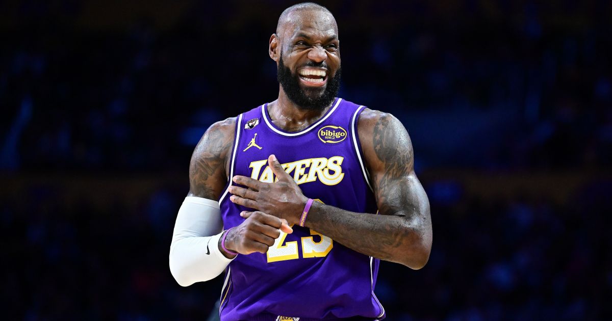 Philadelphia 76ers entra na disputa para contratar LeBron James Philadelphia 76ers entra na disputa para contratar LeBron James