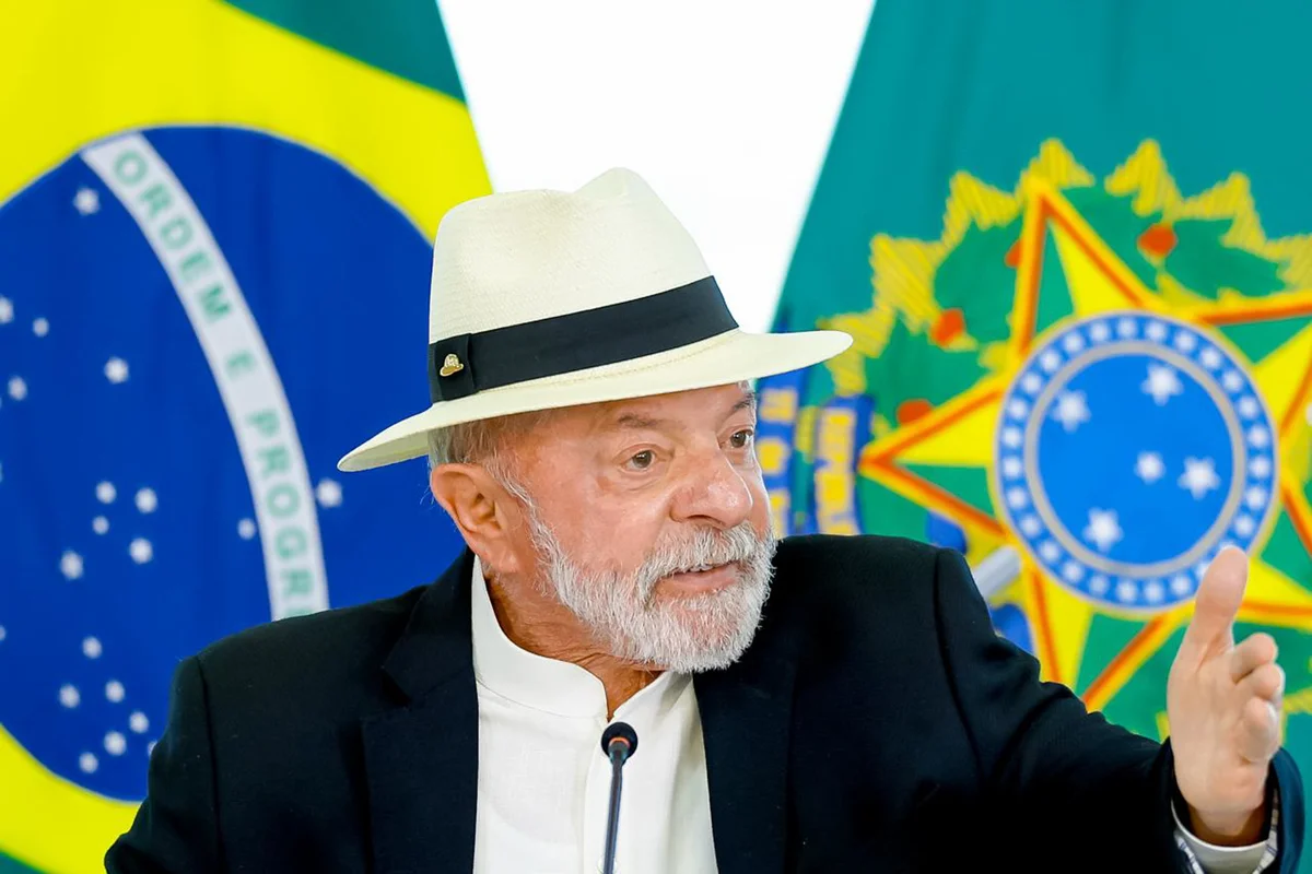 Lula marca 40% e Flávio Bolsonaro soma 33% no 1º turno, aponta pesquisa