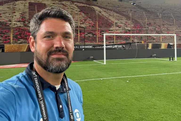 Jornalista Marcelo Courrege explica discussão com repórter em coletiva de Marrocos