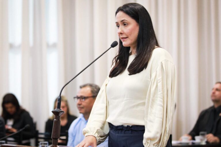 Namorada de vereador e aliada de deputado é nomeada presidente do IMC