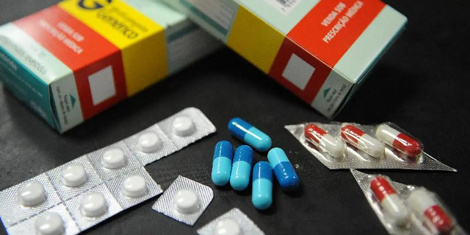 Preços de medicamentos podem variar mais de 2.400% em farmácias de SP Preços de medicamentos podem variar mais de 2.400% em farmácias de SP