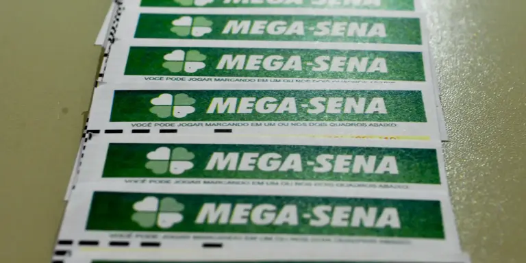 Veja os números da mega-sena sorteados neste sábado (4)