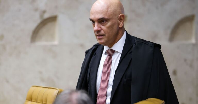 Moraes avalia pedido da defesa para decidir sobre domiciliar de Bolsonaro
