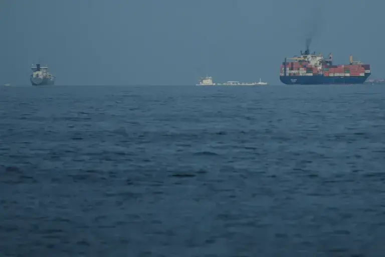 EUA dizem que Estreito de Ormuz segue aberto após anúncio de fechamento