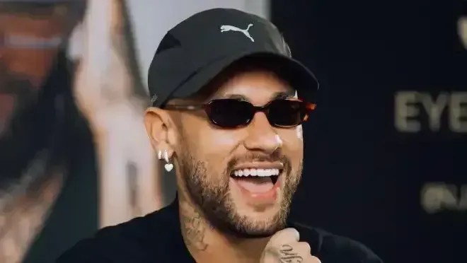 Neymar compra iate de R$ 120 milhões com heliponto e 6 suítes; veja fotos