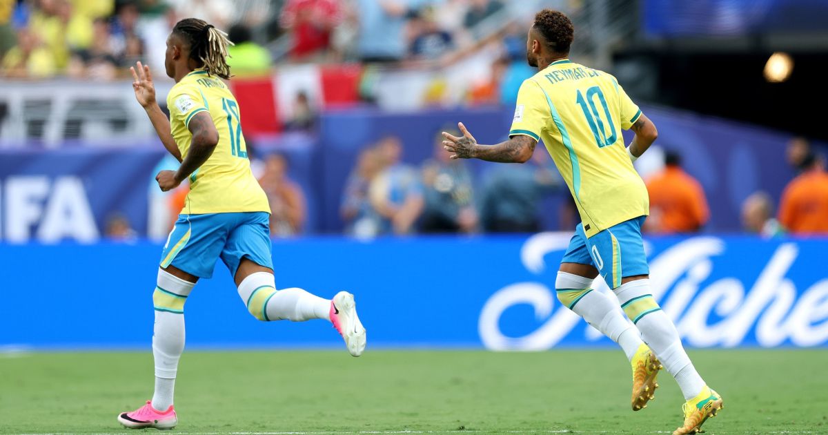 Sendo eliminado da Copa, Neymar faz gol e ri na cara de goleiro da Noruega Sendo eliminado da Copa, Neymar faz gol e ri na cara de goleiro da Noruega
