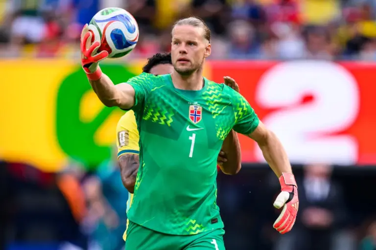 Goleiro sem clube vira herói da Noruega contra o Brasil