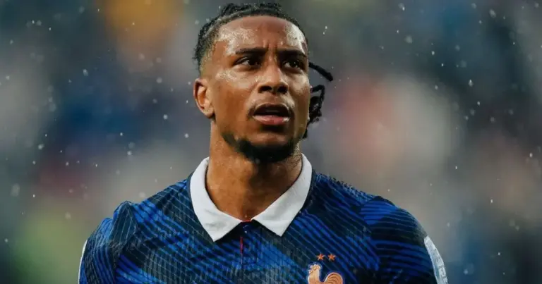 Olise ultrapassa recorde de assistências de Pelé na Copa do Mundo
