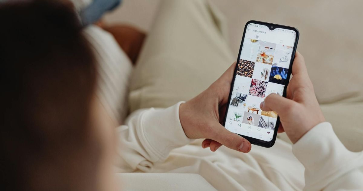 UE exige que Instagram e Facebook mudem recursos que causam dependência UE exige que Instagram e Facebook mudem recursos que causam dependência