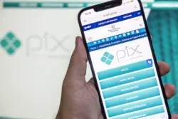 Pix já pode ser usado em 8 países e ajuda brasileiros em viagens internacionais