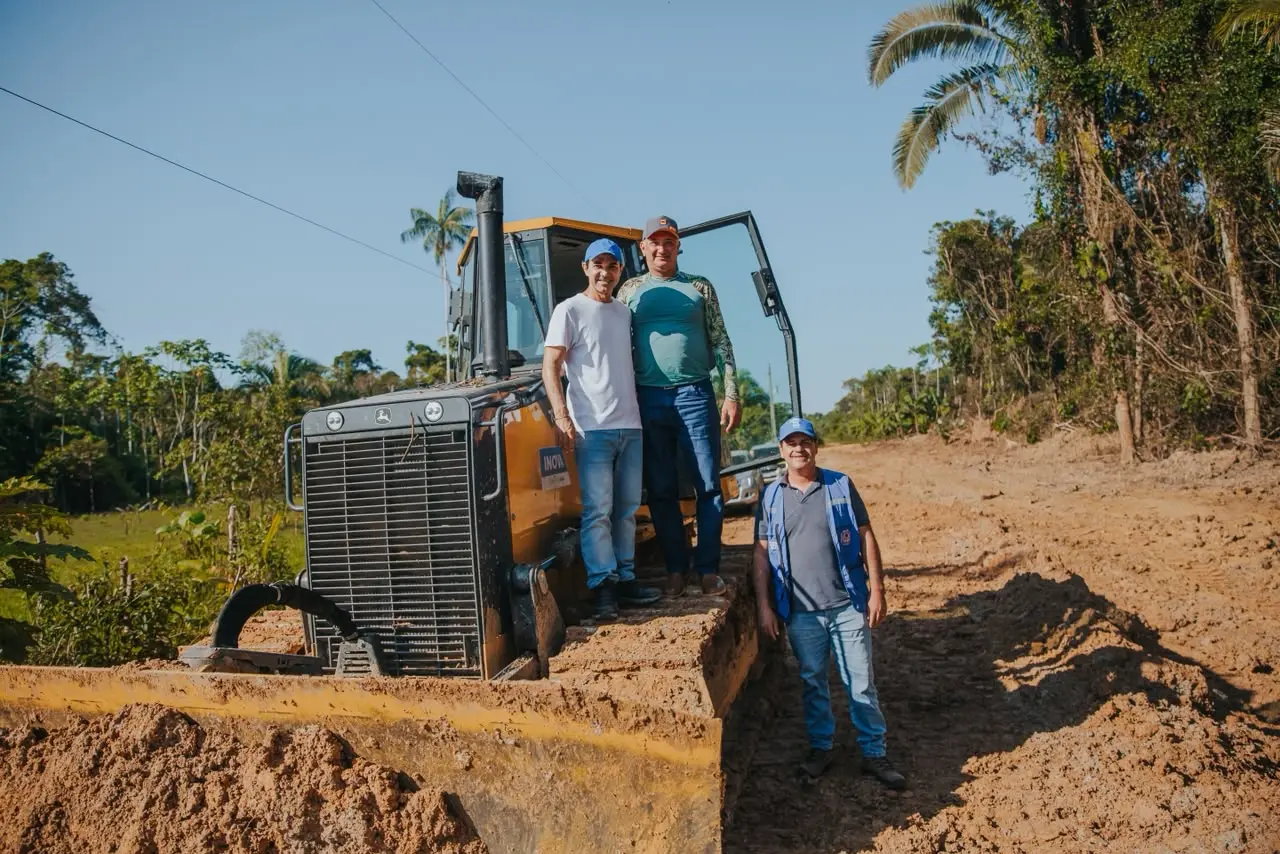 Cruzeiro do Sul inicia semana com obras nas zonas urbana e rural