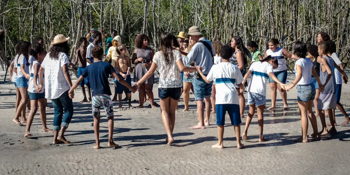Projeto de música e valorização do mangue conscientiza alunos no Rio