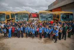 Cruzeiro do Sul renova frota escolar com entrega de cinco novos ônibus
