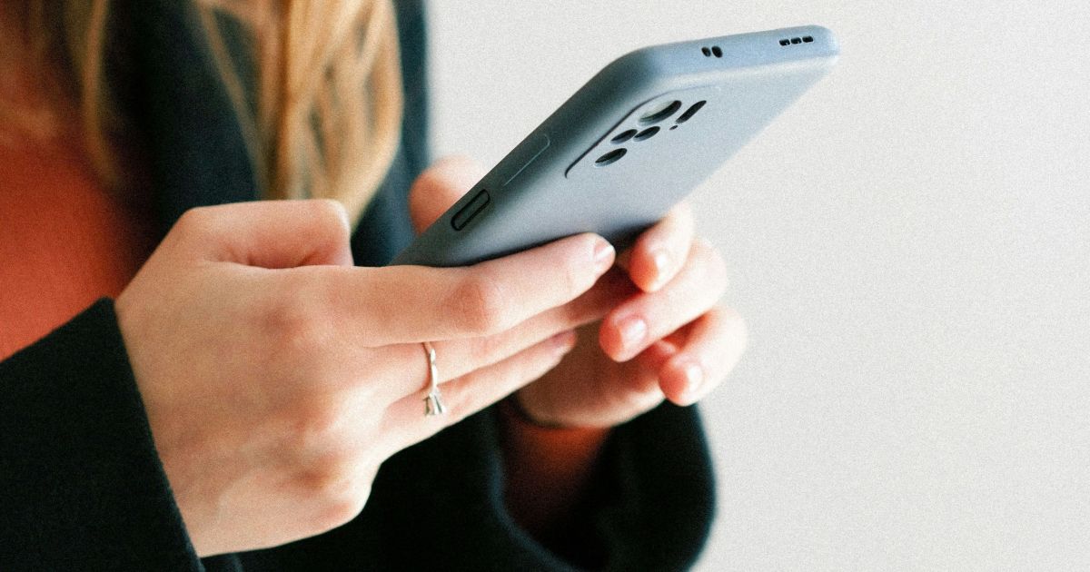 Quantidade de crianças de 10 a 13 anos com celular no Brasil cai em 2025 Quantidade de crianças de 10 a 13 anos com celular no Brasil cai em 2025