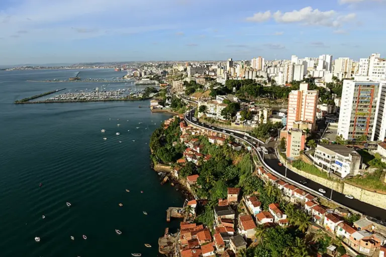 Lula assina decreto que torna Salvador a capital federal do Brasil nesta quinta-feira