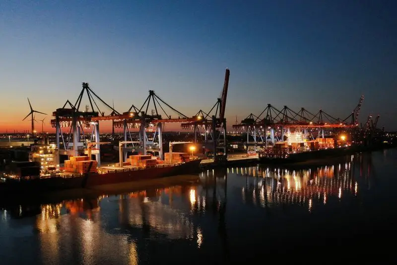 Copersucar faz primeiro abastecimento de navio porta-contêineres com etanol Copersucar faz primeiro abastecimento de navio porta-contêineres com etanol