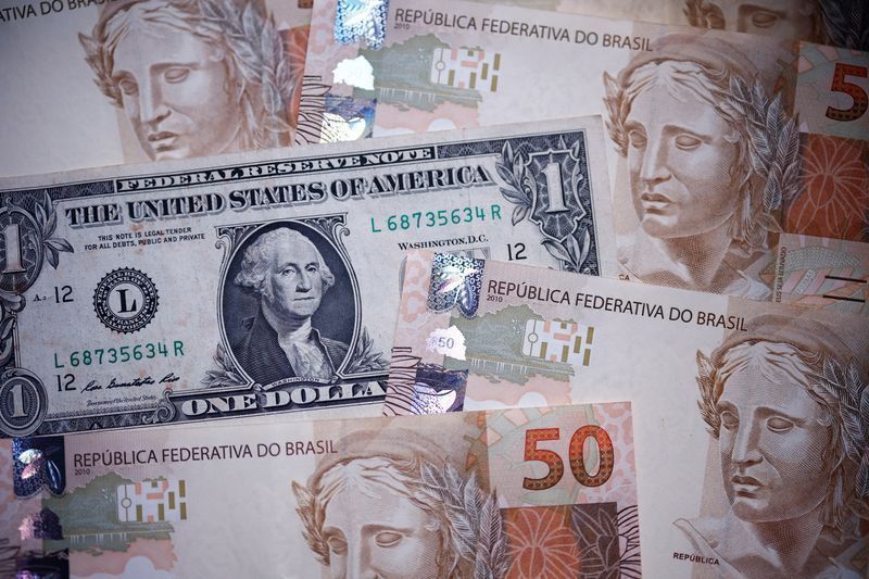 Dólar ronda estabilidade na abertura de olho em tensões entre EUA e Irã Dólar ronda estabilidade na abertura de olho em tensões entre EUA e Irã