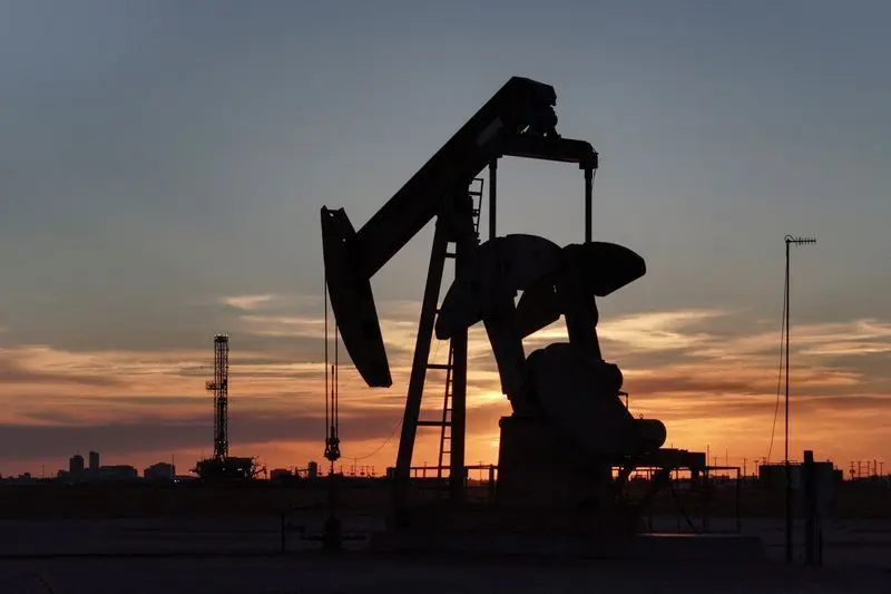 Petróleo sobe mais de 3% em meio a incertezas sobre Estreito de Ormuz Petróleo sobe mais de 3% em meio a incertezas sobre Estreito de Ormuz