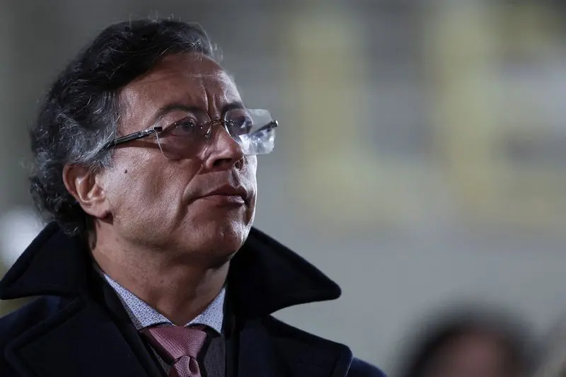 Petro proíbe presidente eleito da Colômbia de tomar posse em base militar