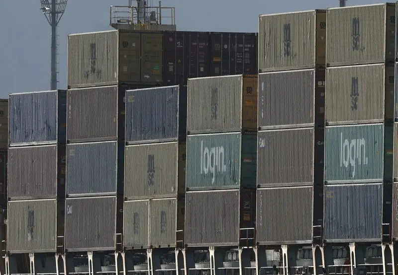 Após tarifaço dos EUA, América Latina lidera exportações moveleiras do RS