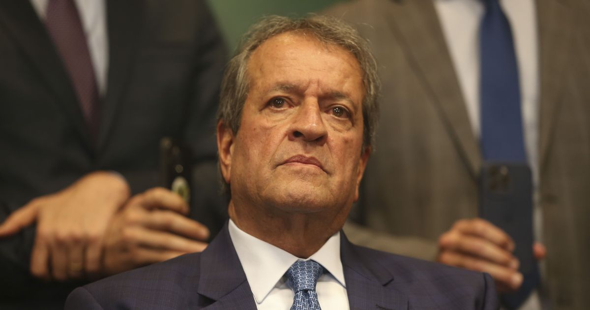 Valdemar diz ser “natural” que ele influencie bancada do PL Valdemar diz ser “natural” que ele influencie bancada do PL