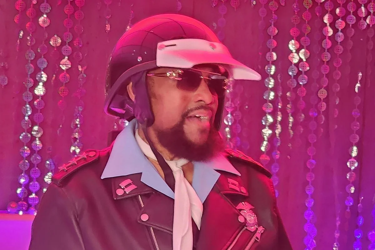 Morre Victor Willis, o policial do Village People, aos 74 anos Morre Victor Willis, o policial do Village People, aos 74 anos