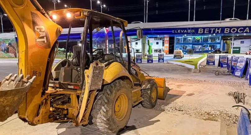 Prefeito vistoria Rua Fátima Maia próximo ao Elevado Beth Bocalom