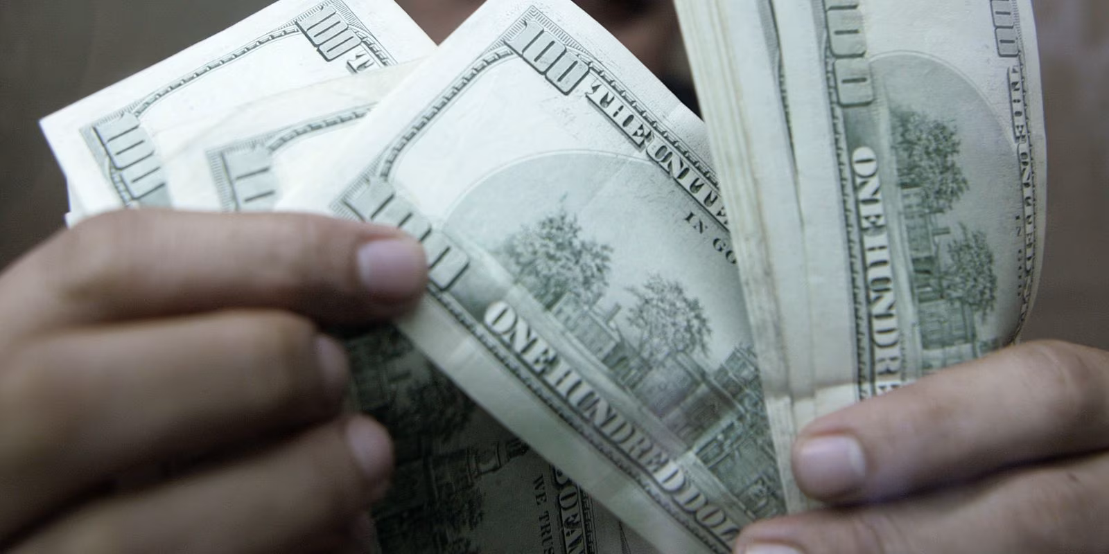 Dólar sobe a R$ 5,19 após tom mais duro de presidente do Fed