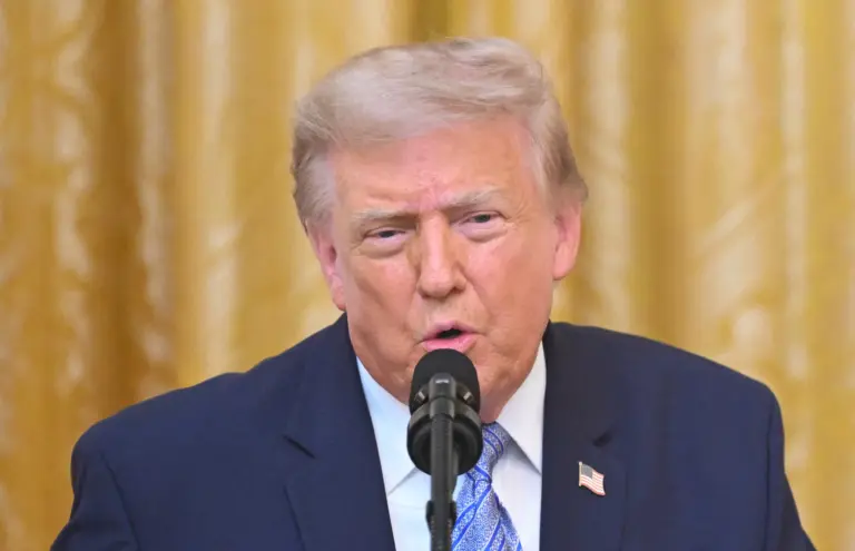 Trump usa crise na Espanha como mote de campanha nos EUA