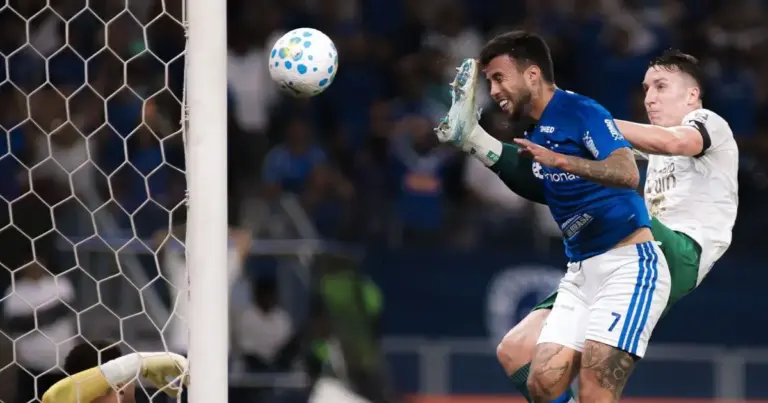 Cruzeiro vence a Chapecoense por 2 a 0 e avança na Copa do Brasil