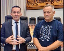 “Dinheiro está na conta”: Adailton cobra pagamento em Xapuri