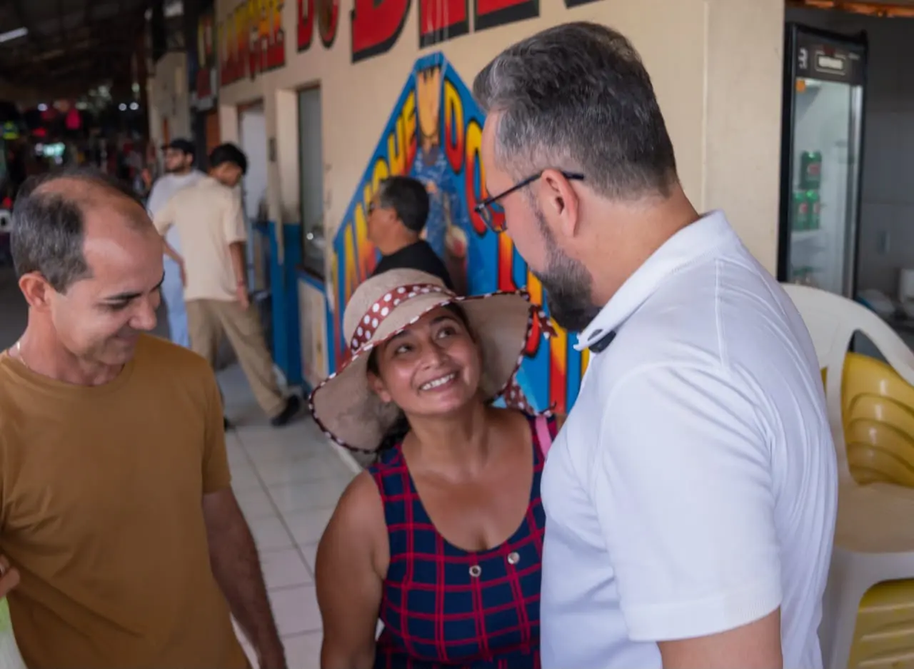 Em Cruzeiro, Alan recebe o carinho dos permissionários do Mercado Beira Rio