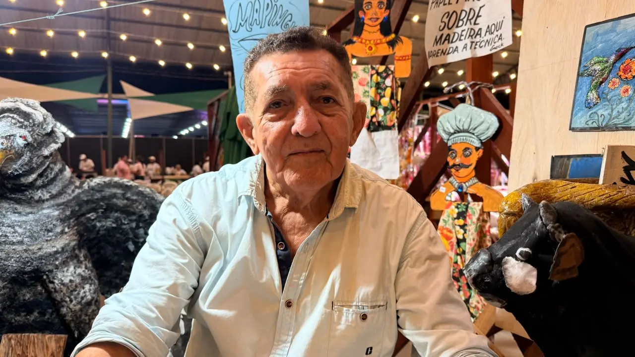 Da Casa Mapinguari, artesão usa papel machê e madeira para retratar a Amazônia