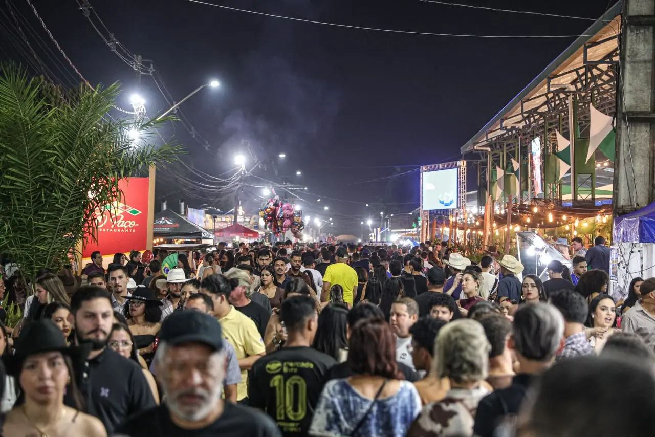 Expoacre tem quinta noite com rodeio, Wesley Safadão e muito mais; veja fotos
