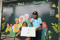 Após 54 anos, mulher realiza sonho de incluir nome do pai na certidão