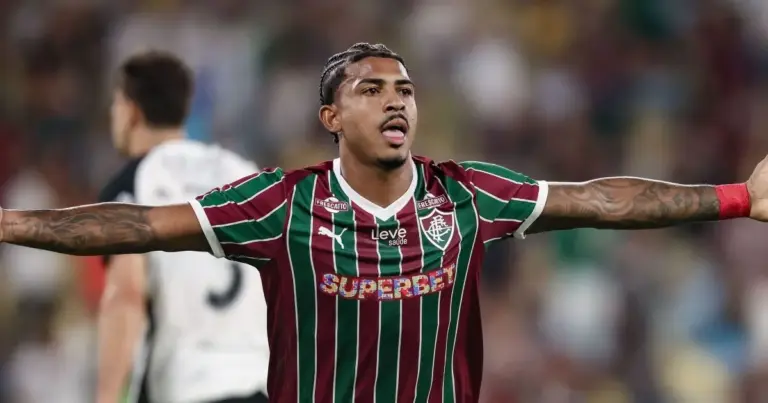 John Kennedy tem lesão no ligamento do joelho e desfalca o Fluminense