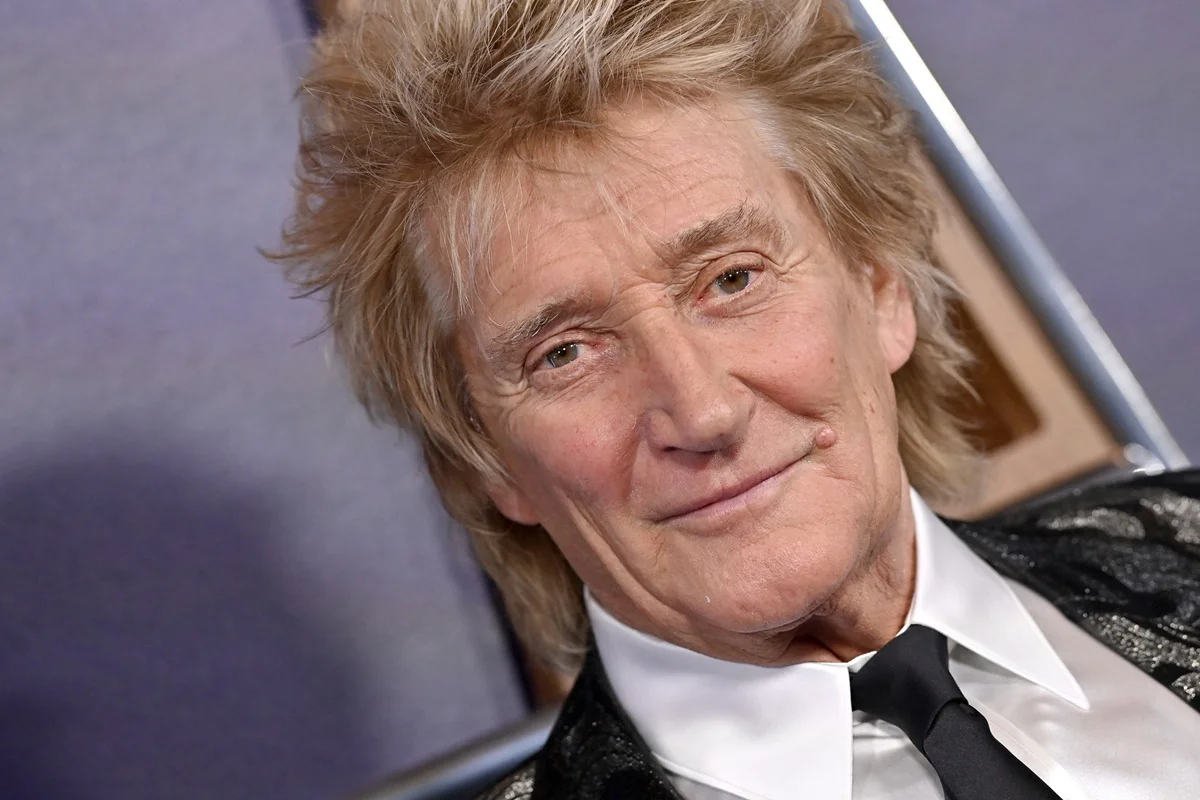 Rod Stewart passa por cirurgia cardíaca e cancela shows