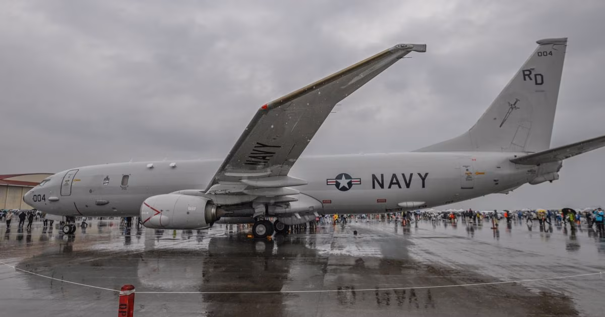 Aeronave da Marinha dos EUA transita pelo Estreito de Taiwan, diz Exército