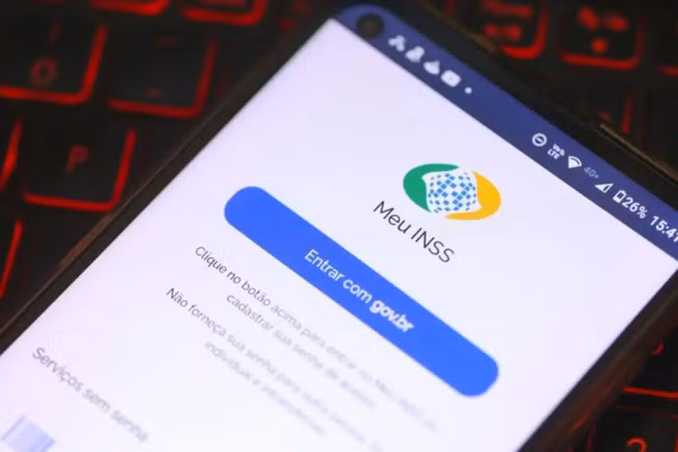 Justiça libera R$ 2,75 bilhões para atrasados do INSS; veja quem tem direito e como receber