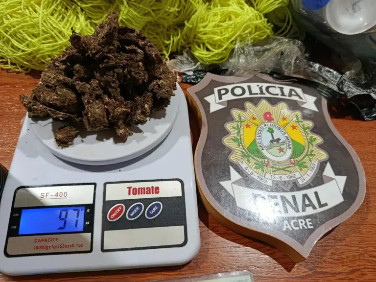 As drogas foram localizadas durante inspeção