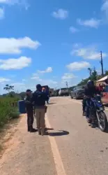 Moradores liberam trecho interditado na BR-364 após negociação com a PF